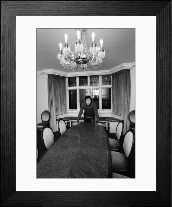 Framed Print : Engelbert Humperdinck at his new home in St Georges Hill, Weybridge Framed Print : Engelbert Humperdinck at his new home in St Georges Hill, Weybridge
