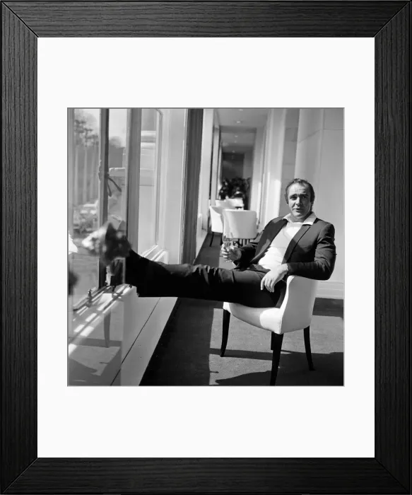 Framed Print : Actor Sean Connery at The Savoy Hotel before heading to Las Vegas to shoot the latest