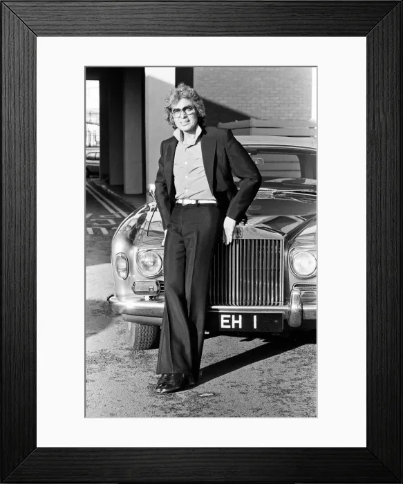 Framed Print : Pop singer Englebert Humperdinck. 27th November 1980