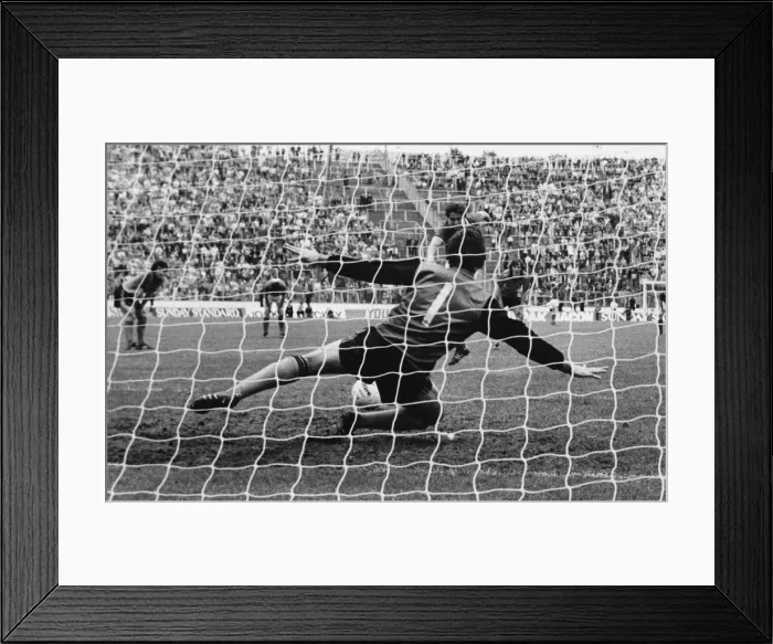 Framed Print : Glasgow Rangers 0 v Dundee United 0. Scottish Cup Final match at Hampden Park