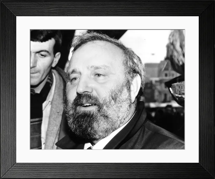 Framed Print : Frank Dobson Labour MP for Holborn and St Pancreas visits the scene of the Kings Cross Framed Print : Frank Dobson Labour MP for Holborn and St Pancreas visits the scene of the Kings Cross