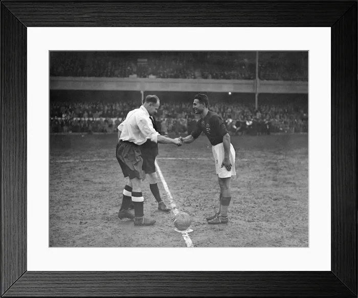 Framed Print : England 6-2 Hungary, International Friendly at Arsenal Stadium, Highbury, London Framed Print : England 6-2 Hungary, International Friendly at Arsenal Stadium, Highbury, London