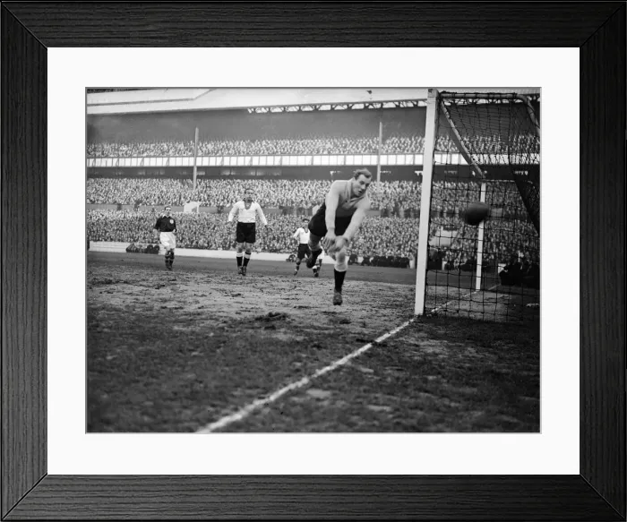 Framed Print : England 3-0 Germany, International Friendly match at White Hart Lane, High Road Framed Print : England 3-0 Germany, International Friendly match at White Hart Lane, High Road