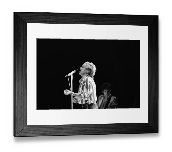 Framed Print : Rod Stewart in concert at the NEC Arena, Birmingham, West Midlands Framed Print : Rod Stewart in concert at the NEC Arena, Birmingham, West Midlands