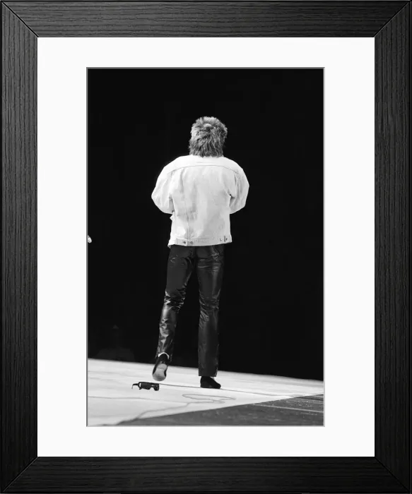Framed Print : Rod Stewart in concert at the NEC Arena, Birmingham, West Midlands Framed Print : Rod Stewart in concert at the NEC Arena, Birmingham, West Midlands