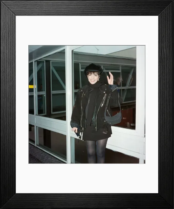 Framed Print : Liza Minnelli at LAP. 19th April 1992 Framed Print : Liza Minnelli at LAP. 19th April 1992