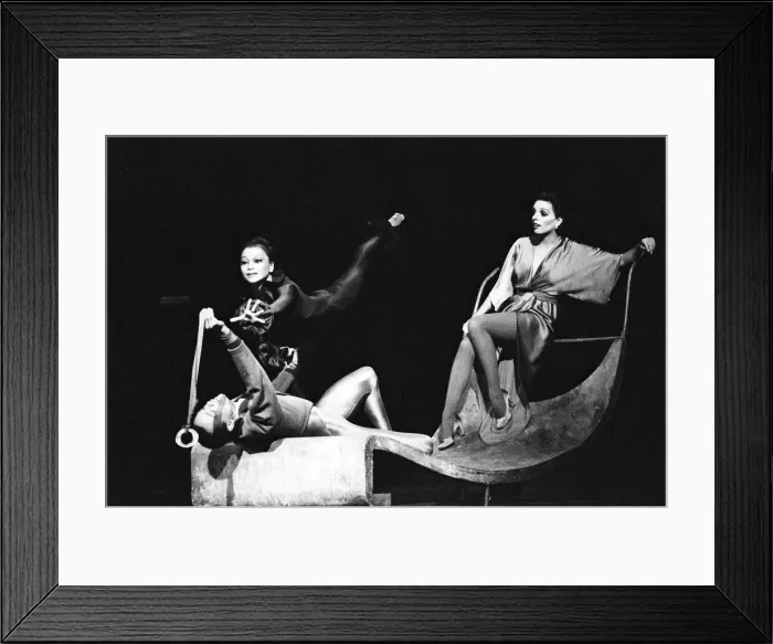 Framed Print : Liza Minnelli in her role as the storyteller on stage at the Royal Opera House Framed Print : Liza Minnelli in her role as the storyteller on stage at the Royal Opera House