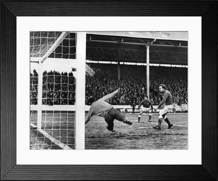 Framed Print : Glasgow Rangers 3 v Raith Rovers 0. Scottish Premier Division match at Ibrox Framed Print : Glasgow Rangers 3 v Raith Rovers 0. Scottish Premier Division match at Ibrox