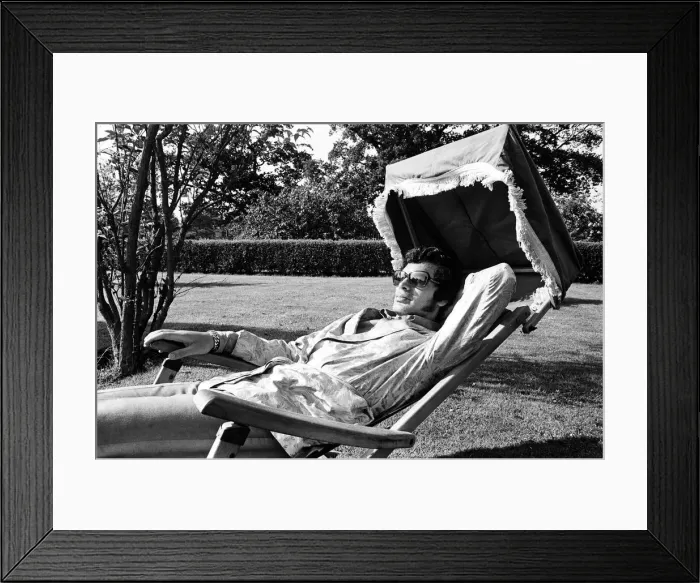 Framed Print : Pop singer Englebert Humperdinck relaxing in the garden of his county house near Great Framed Print : Pop singer Englebert Humperdinck relaxing in the garden of his county house near Great
