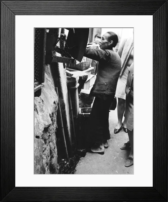 Framed Print : Life in 1960s Colonial Hong Kong, with a rapidly growing population of more than 4 Framed Print : Life in 1960s Colonial Hong Kong, with a rapidly growing population of more than 4