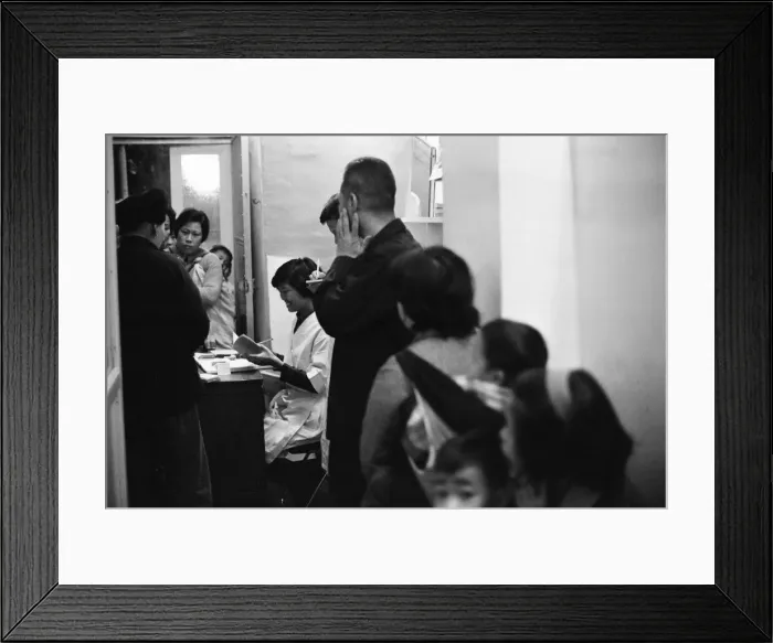 Framed Print : Life in 1960s Colonial Hong Kong, with a rapidly growing population of more than 4 Framed Print : Life in 1960s Colonial Hong Kong, with a rapidly growing population of more than 4