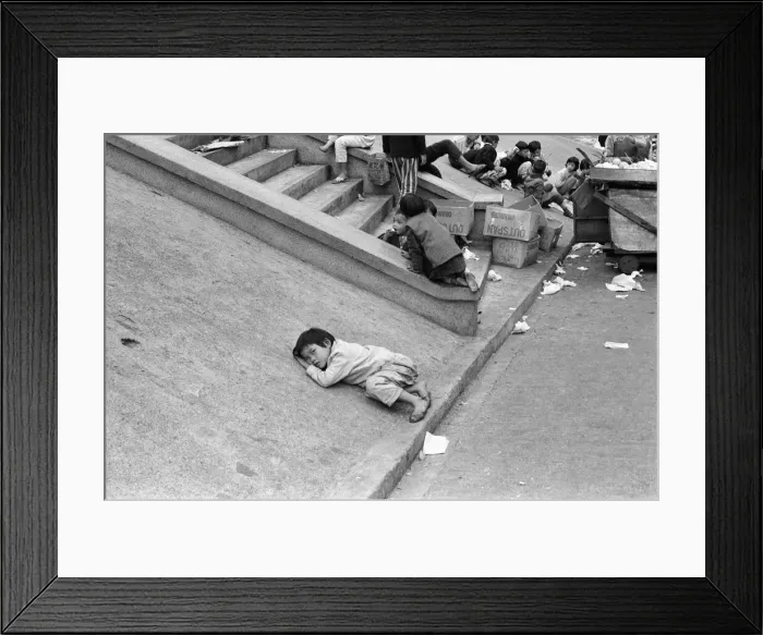 Framed Print : Life in 1960s Colonial Hong Kong, with a rapidly growing population of more than 4 Framed Print : Life in 1960s Colonial Hong Kong, with a rapidly growing population of more than 4