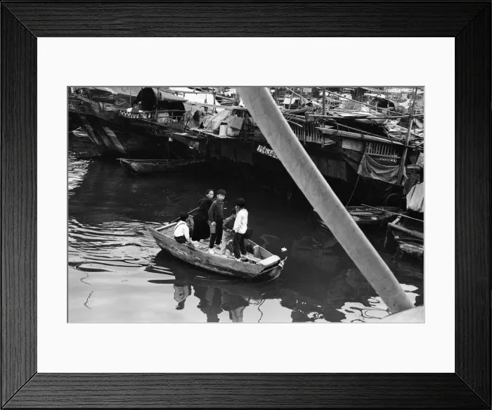 Framed Print : Life in 1960s Colonial Hong Kong, with a rapidly growing population of more than 4 Framed Print : Life in 1960s Colonial Hong Kong, with a rapidly growing population of more than 4