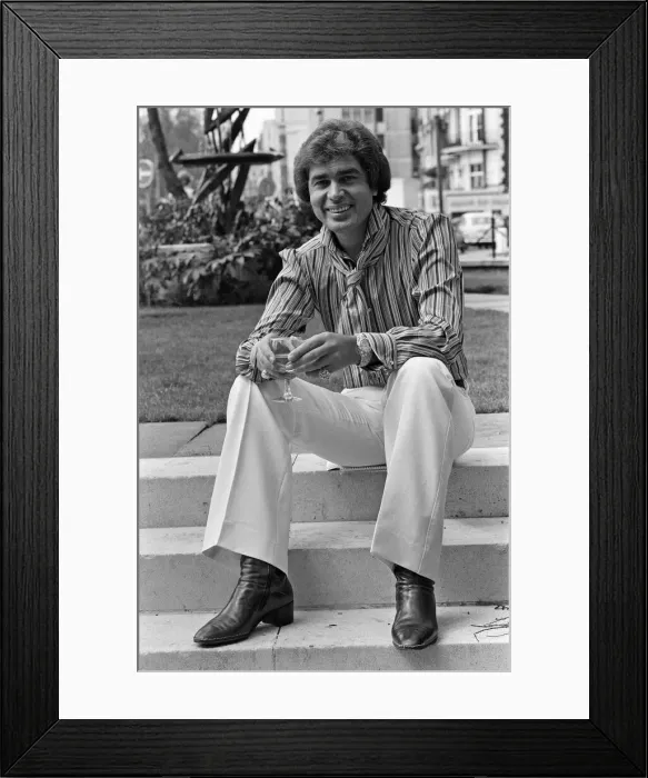 Framed Print : Pop singer Englebert Humperdinck at the Inn on the Park hotel minus his sideburns Framed Print : Pop singer Englebert Humperdinck at the Inn on the Park hotel minus his sideburns