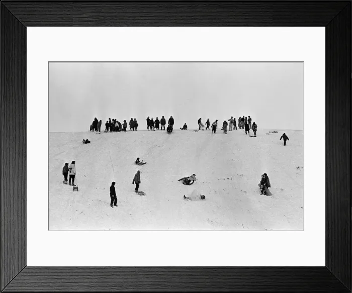 Framed Print : Snowy scenes in Teesside. 1976