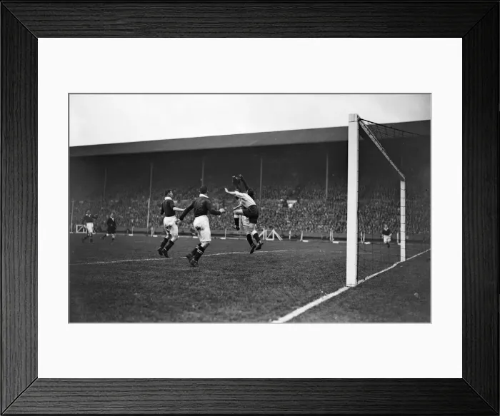 Framed Print : England 3-0 Scotland, Home International Championship match at Wembley Stadium Framed Print : England 3-0 Scotland, Home International Championship match at Wembley Stadium
