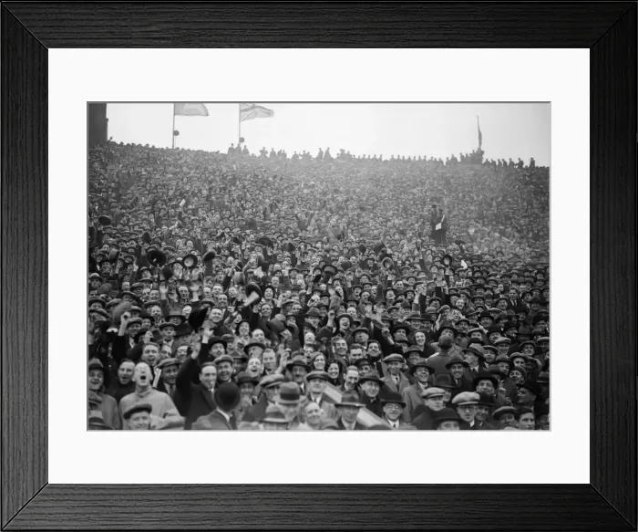 Framed Print : England 3-0 Scotland, Home International Championship match at Wembley Stadium Framed Print : England 3-0 Scotland, Home International Championship match at Wembley Stadium