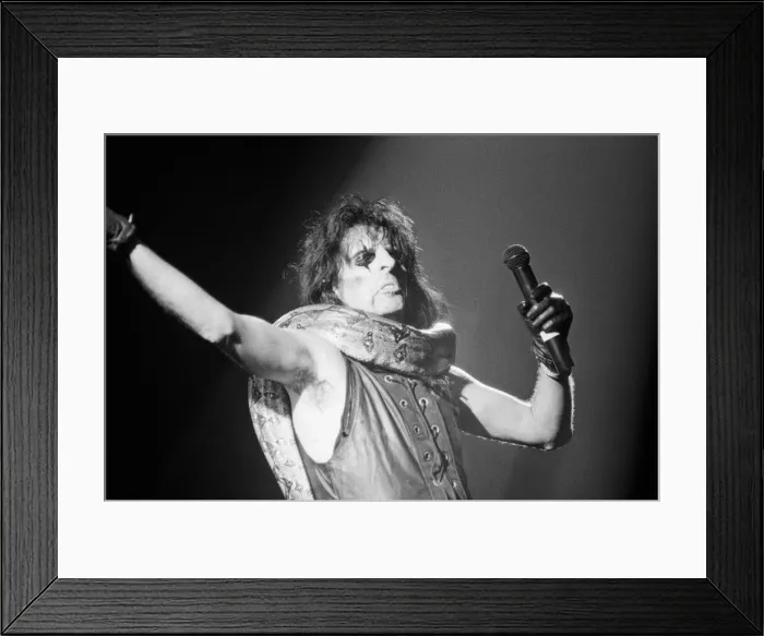 Framed Print : Alice Cooper (born Vincent Damon Furnier) performs at The Birmingham Odeon, Midlands