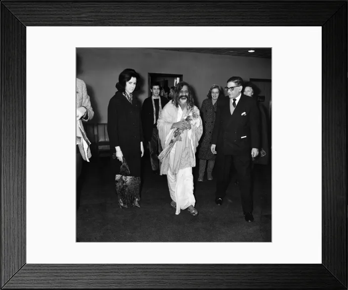 Framed Print : Maharishi Mahesh Yogi at Heathrow Airport to travel to India. 20th January 1968