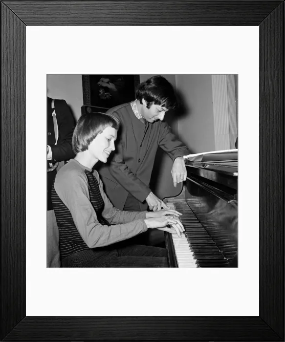 Framed Print : Mia Farrow and husband Andre Previn at the London Music Club in Holland Park, London Framed Print : Mia Farrow and husband Andre Previn at the London Music Club in Holland Park, London