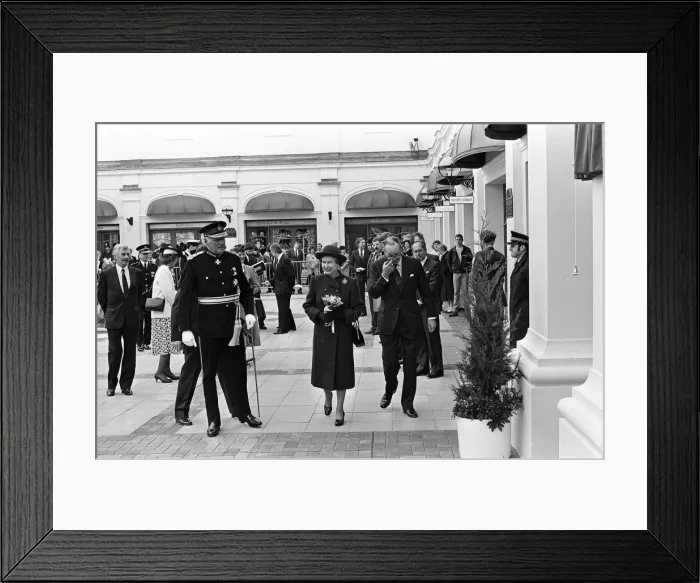 Framed Print : Queen Elizabeth II visits Leamington Spa, Warwickshire. The Queen opens Royal Priors Framed Print : Queen Elizabeth II visits Leamington Spa, Warwickshire. The Queen opens Royal Priors