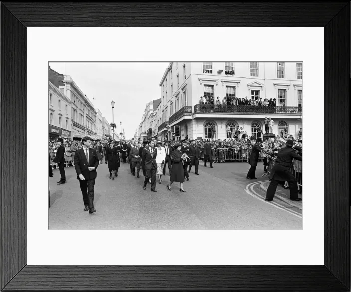 Framed Print : Queen Elizabeth II visits Leamington Spa, Warwickshire. The Queen opens Royal Priors
