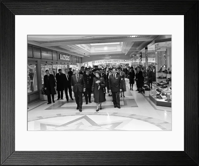Framed Print : Queen Elizabeth II visits Leamington Spa, Warwickshire. The Queen opens Royal Priors Framed Print : Queen Elizabeth II visits Leamington Spa, Warwickshire. The Queen opens Royal Priors