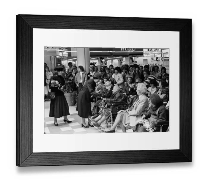 Framed Print : Queen Elizabeth II visits Leamington Spa, Warwickshire. The Queen opens Royal Priors