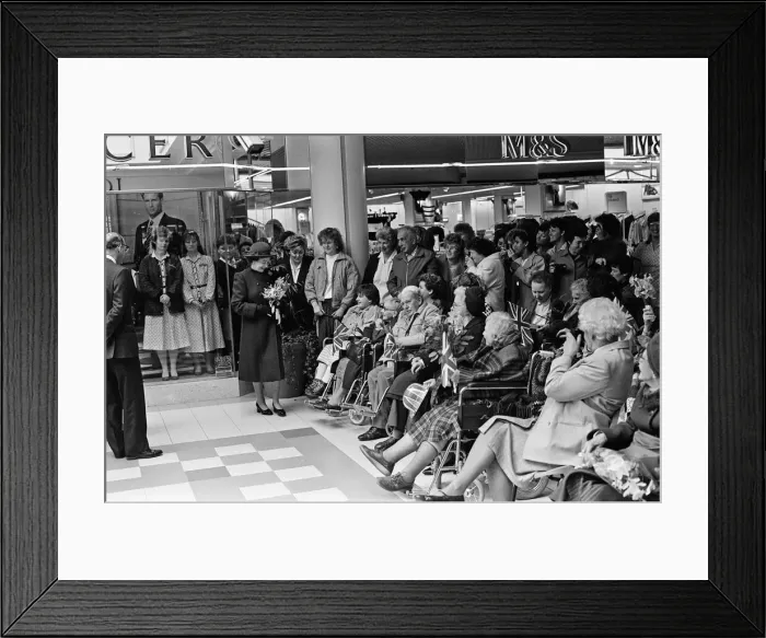Framed Print : Queen Elizabeth II visits Leamington Spa, Warwickshire. The Queen opens Royal Priors Framed Print : Queen Elizabeth II visits Leamington Spa, Warwickshire. The Queen opens Royal Priors