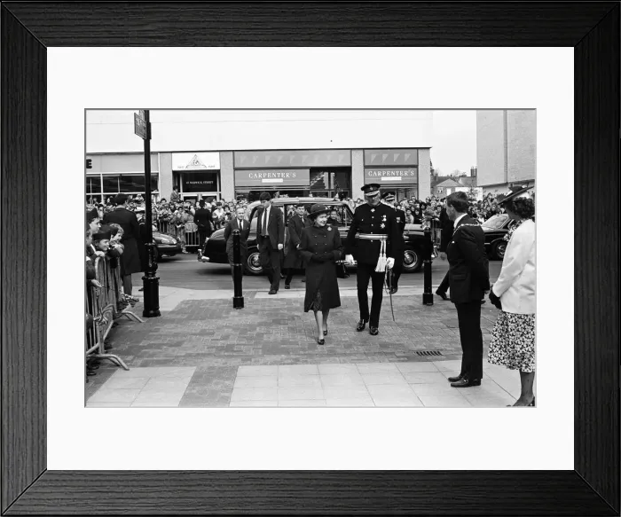 Framed Print : Queen Elizabeth II visits Leamington Spa, Warwickshire. 24th March 1988