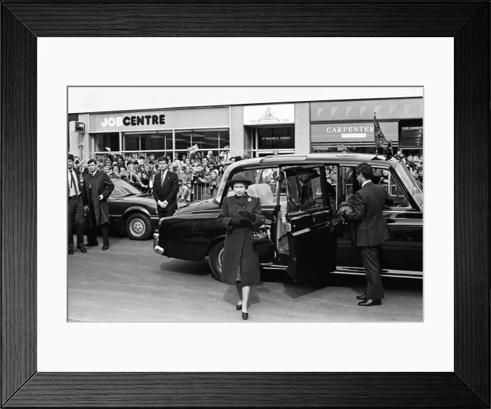 Framed Print : Queen Elizabeth II visits Leamington Spa, Warwickshire. 24th March 1988