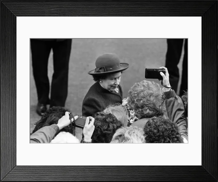 Framed Print : Queen Elizabeth II greets well-wishers at the Parade, Leamington Spa, Warwickshire Framed Print : Queen Elizabeth II greets well-wishers at the Parade, Leamington Spa, Warwickshire