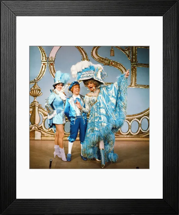 Framed Print : Actor and comedian Stanley Baxter as the Pantomime Dame. November 1983 Framed Print : Actor and comedian Stanley Baxter as the Pantomime Dame. November 1983