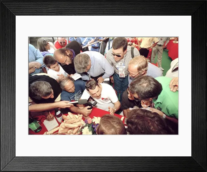 Framed Print : Nigel Mansell, British F1 racing driver at a press conference Framed Print : Nigel Mansell, British F1 racing driver at a press conference