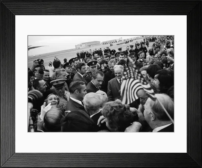 Framed Print : President Richard Nixon visits Ireland. Pictured on arrival at Shannon Airport Framed Print : President Richard Nixon visits Ireland. Pictured on arrival at Shannon Airport