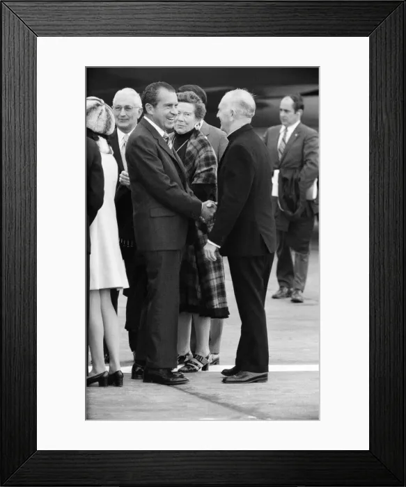Framed Print : President Richard Nixon visits Ireland. Pictured on arrival at Shannon Airport Framed Print : President Richard Nixon visits Ireland. Pictured on arrival at Shannon Airport