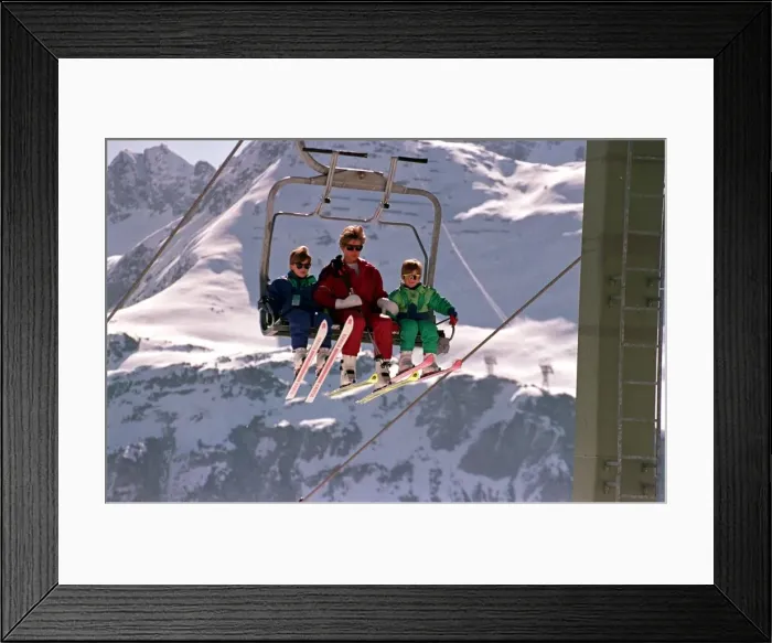 Framed Print : PRINCESS DIANA WITH PRINCE HARRY AND PRINCE WILLIAM, ON CHAIR LIFT WHILST ON SKIING Framed Print : PRINCESS DIANA WITH PRINCE HARRY AND PRINCE WILLIAM, ON CHAIR LIFT WHILST ON SKIING