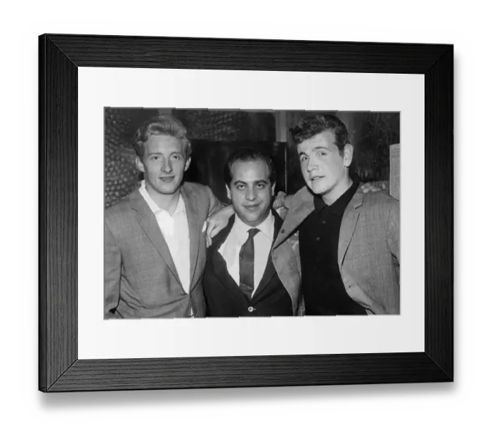 Framed Print : Footballer Denis Law June 1962 with Turin sporting director Gigi Peronace centre