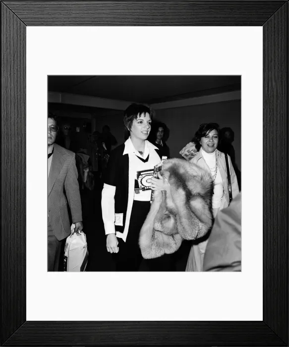 Framed Print : Liza Minnelli leaving Heathrow Airport for New York. 23rd October 1973 Framed Print : Liza Minnelli leaving Heathrow Airport for New York. 23rd October 1973