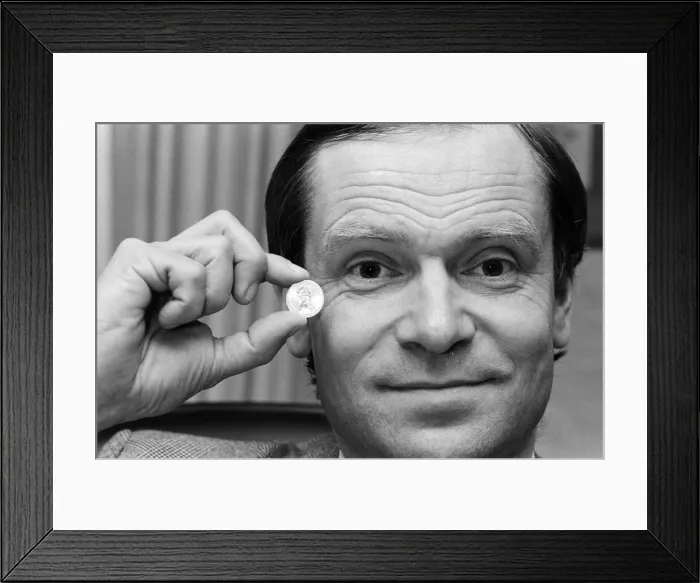 Framed Print : Jeffrey Archer in his sumptuous penthouse flat overlooking the Thames on the Albert Framed Print : Jeffrey Archer in his sumptuous penthouse flat overlooking the Thames on the Albert