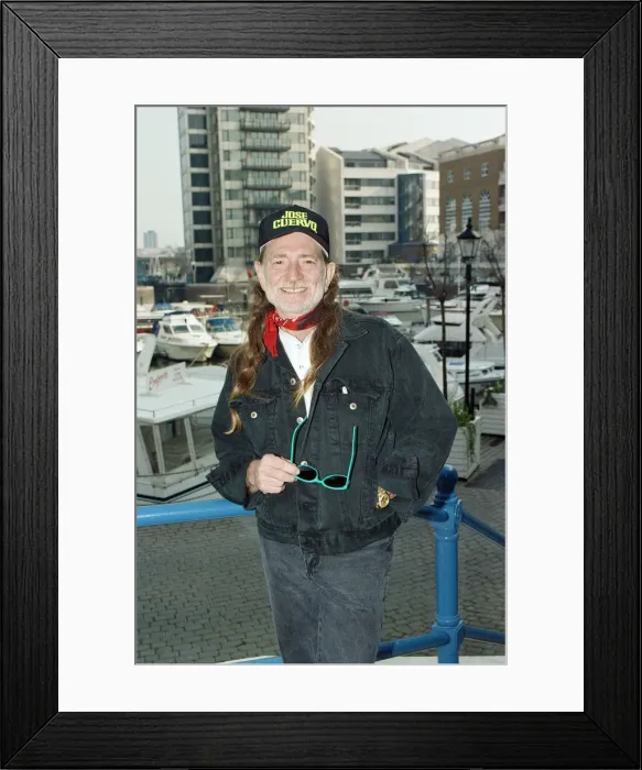 Framed Print : Musician Willie Nelson at Chelsea Harbour, London. 9th April 1992
