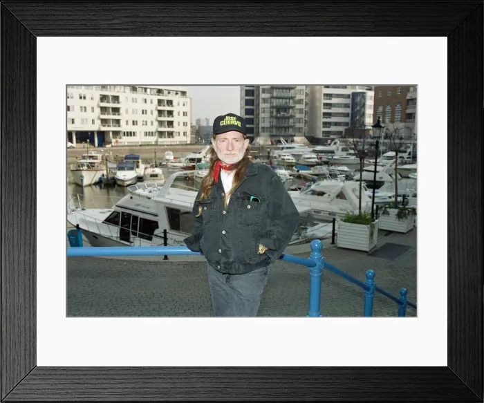 Framed Print : Musician Willie Nelson at Chelsea Harbour, London. 9th April 1992