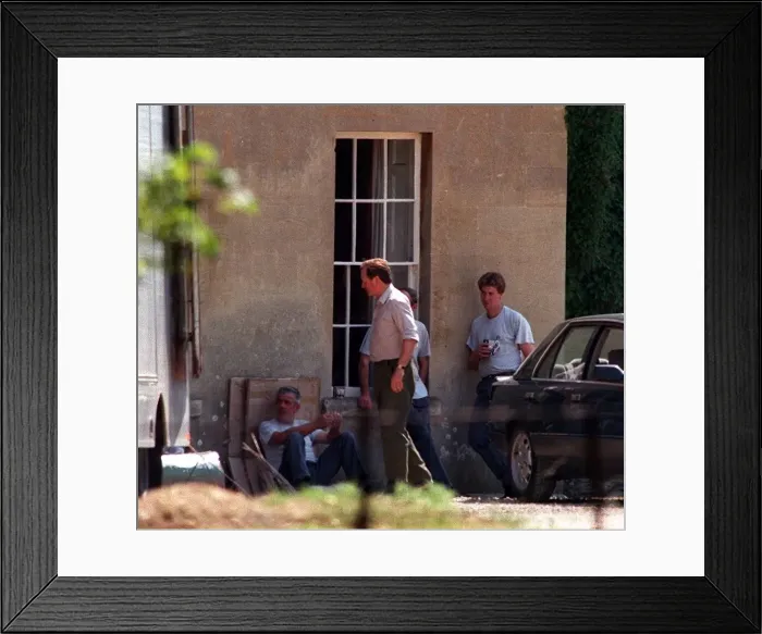 Framed Print : Andrew Parker Bowles supervises removal men as he moves his belongings from Middlewick Framed Print : Andrew Parker Bowles supervises removal men as he moves his belongings from Middlewick