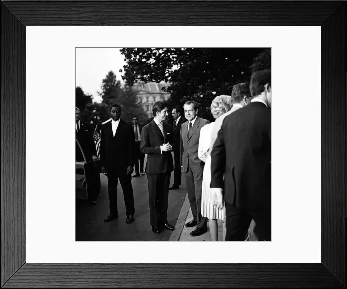 Framed Print : Prince Charles departs the White House, watched by President Richard Nixon and family Framed Print : Prince Charles departs the White House, watched by President Richard Nixon and family