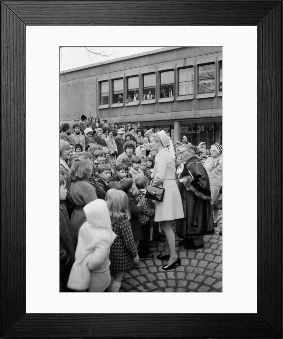 Framed Print : Katharine, Duchess of Kent, opens the new Civic Centre in Castleford, West Yorkshire Framed Print : Katharine, Duchess of Kent, opens the new Civic Centre in Castleford, West Yorkshire