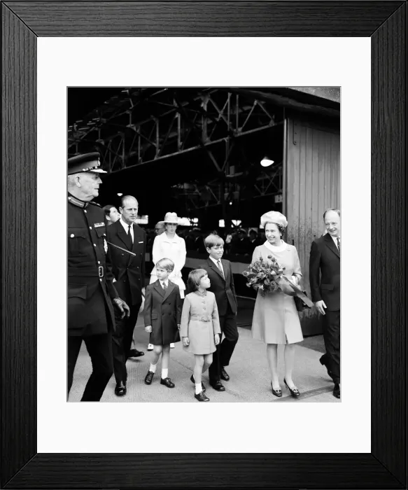 Framed Print : Members of the Royal Family travelled by train to Southampton to board the Royal Yacht