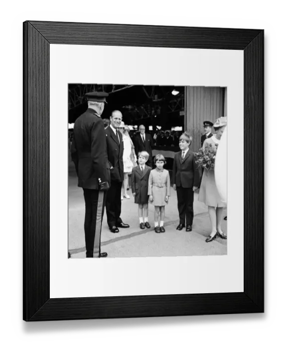 Framed Print : Members of the Royal Family travelled by train to Southampton to board the Royal Yacht