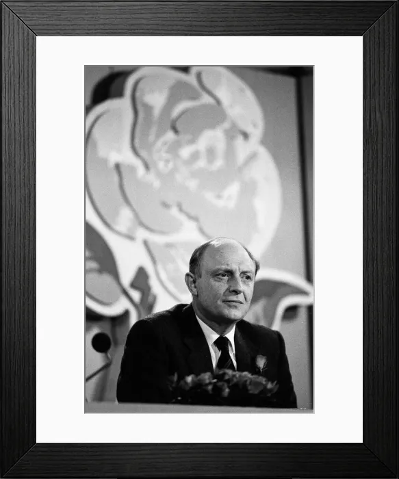 Framed Print : Labour Party meeting ahead of the 1987 general election. Leader Neil Kinnock Framed Print : Labour Party meeting ahead of the 1987 general election. Leader Neil Kinnock