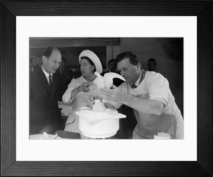 Framed Print : Princess Margaret visits Stoke on Trent. Pictured, Princess Margaret watching pottery Framed Print : Princess Margaret visits Stoke on Trent. Pictured, Princess Margaret watching pottery