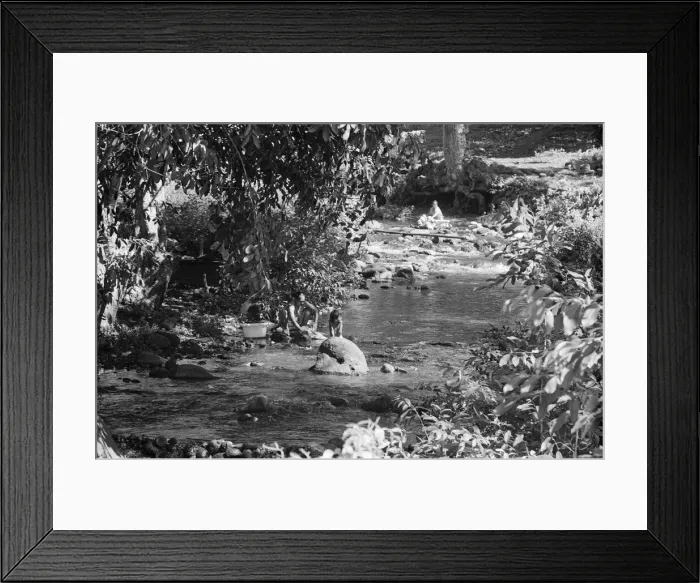 Framed Print : Life on one of the Polynesian Islands, French Polynesia, in the Pacific Ocean Framed Print : Life on one of the Polynesian Islands, French Polynesia, in the Pacific Ocean